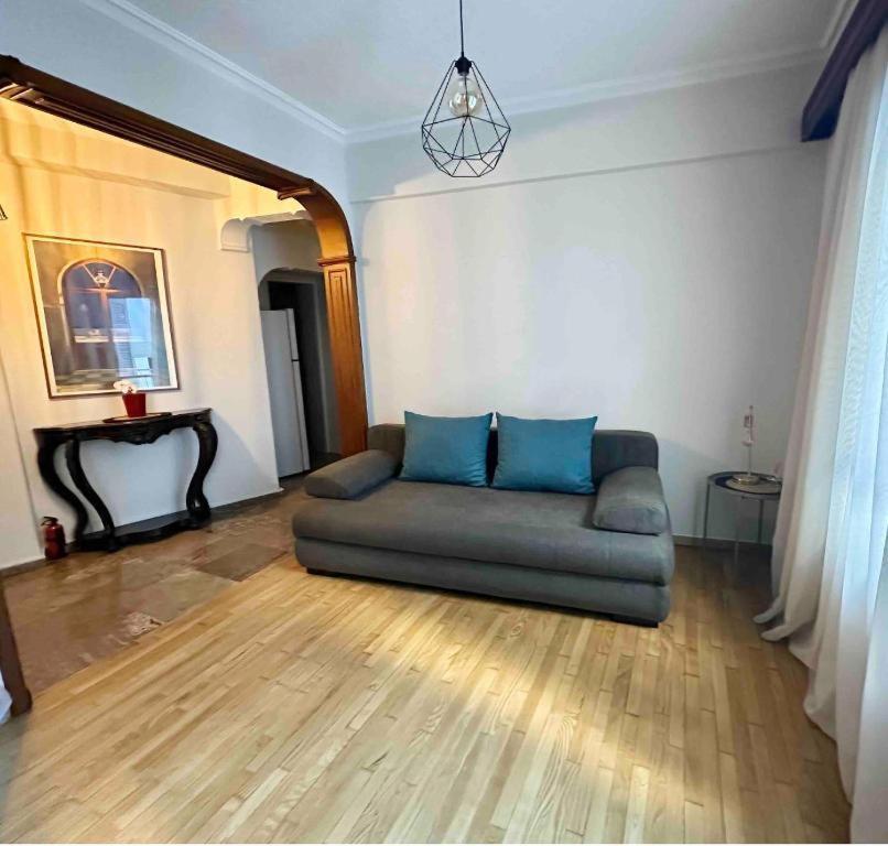 Central House In Plaka Афины Экстерьер фото