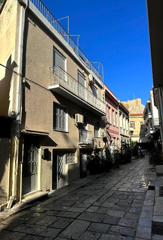 Central House In Plaka Афины Экстерьер фото
