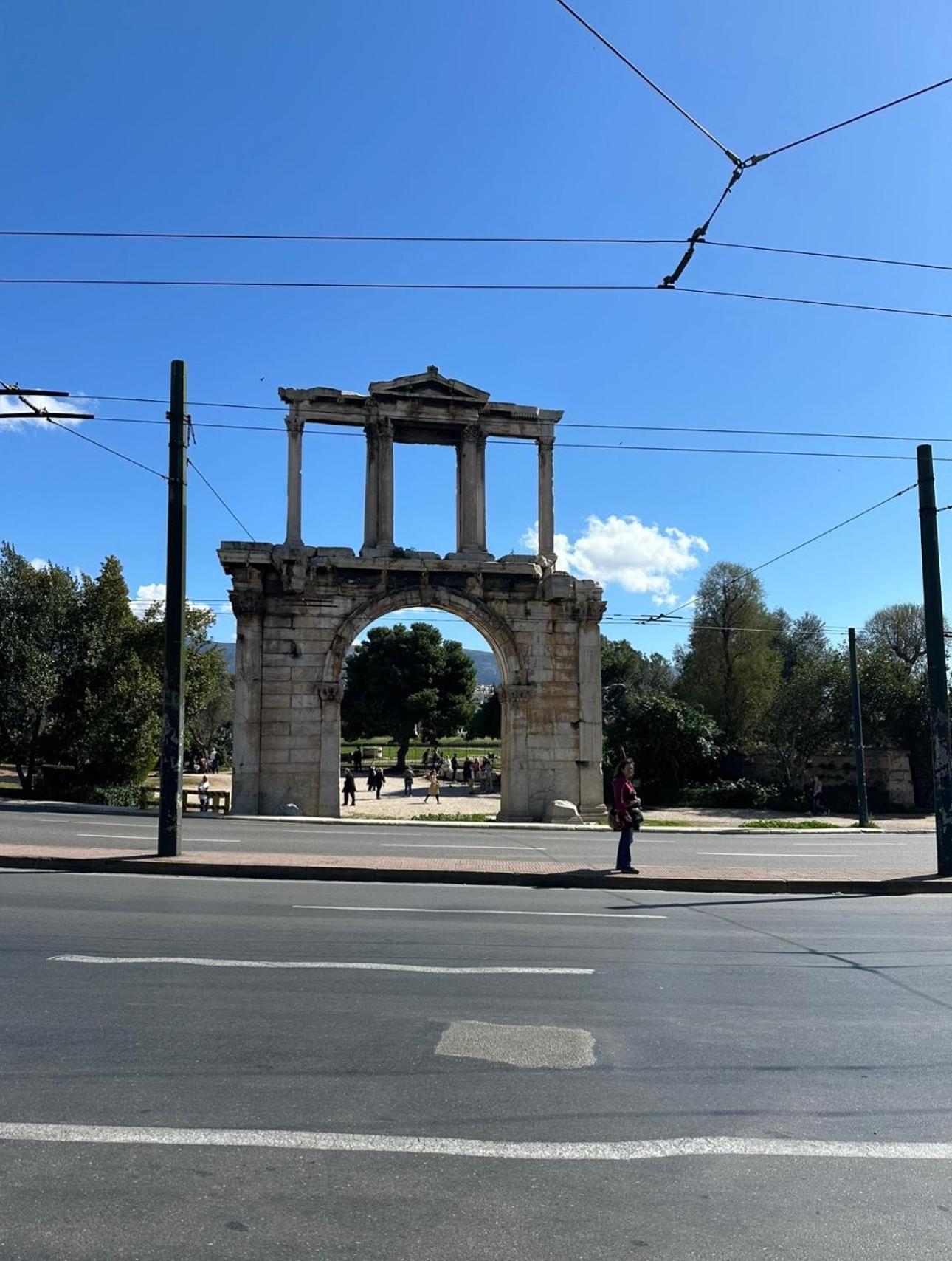 Central House In Plaka Афины Экстерьер фото